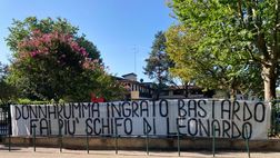Milan, lo striscione della Curva Sud contro Donnarumma: “Ingrato” (FOTO)