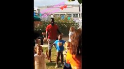 Video – Nkoulou, che sorpresa! Va al campetto ed insegna ai più piccoli