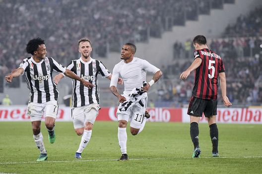  Juventus-Milan 4-0: l'esultanza di Douglas Costa (credits: GETTY Images) 