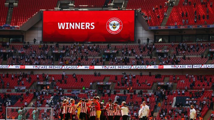 LONDON, ENGLAND - MAY 29: Players of Brentford FC celebrate victory after the Sky Bet Championship Play-off Final between Brentford FC and Swansea City at Wembley Stadium on May 29, 2021 in London, England. (Photo by Catherine Ivill/Getty Images) LONDON, ENGLAND - MAY 29: Players of Brentford FC celebrate victory after the Sky Bet Championship Play-off Final between Brentford FC and Swansea City at Wembley Stadium on May 29, 2021 in London, England. (Photo by Catherine Ivill/Getty Images)