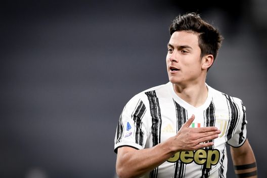 TURIN, ITALY - APRIL 07: Paulo Dybala of Juventus celebrates after scoring his team's second goal during the Serie A match between Juventus and Napoli at Allianz Stadium on April 07, 2021 in Turin, Italy. (Photo by Daniele Badolato - Juventus FC/Juventus FC via Getty Images) Dybala, entourage nervoso. GdS: “L’Inter ha bisogno di tempo. Milan? C’è l’offerta ma…”- immagine 2