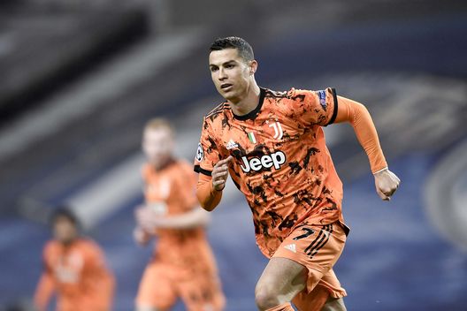 Cristiano Ronaldo in azione contro il Porto Cristiano Ronaldo in azione contro il Porto