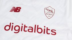 La Roma presenta la seconda maglia 2022/23: tutti i dettagli – FOTO GALLERY