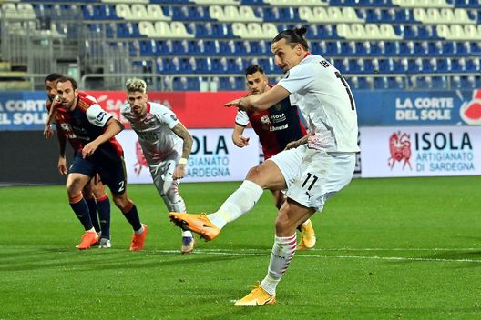 Zlatan Ibrahimovic (attaccante AC Milan) qui a segno su calcio di rigore in Cagliari-Milan 0-2 (Serie A 2020-2021) | News (Getty Images) Zlatan Ibrahimovic (attaccante AC Milan) qui a segno su calcio di rigore in Cagliari-Milan 0-2 (Serie A 2020-2021) | News (Getty Images)