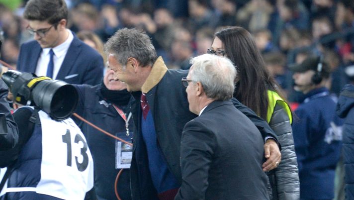 UDINE, ITALY - OCTOBER 31:  Head coach  of Udinese Luigi Del Neri (R) shakes hands with Head coach of Torino FC Sinisa Mihajlovic during the Serie A match between Udinese Calcio and FC Torino at Stadio Friuli on October 31, 2016 in Udine, Italy.  (Photo by Dino Panato/Getty Images) 