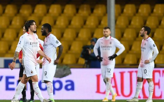 BENEVENTO, ITALY - JANUARY 03: AC Milan's Italian midfielder Sandro Tonali leaves the pitch after receiving a red card during the Serie A match between Benevento Calcio and AC Milan at Stadio Ciro Vigorito on January 03, 2021 in Benevento, Italy. Sporting stadiums around Italy remain under strict restrictions due to the Coronavirus Pandemic as Government social distancing laws prohibit fans inside venues resulting in games being played behind closed doors. (Photo by Francesco Pecoraro/Getty Images) BENEVENTO, ITALY - JANUARY 03: AC Milan's Italian midfielder Sandro Tonali leaves the pitch after receiving a red card during the Serie A match between Benevento Calcio and AC Milan at Stadio Ciro Vigorito on January 03, 2021 in Benevento, Italy. Sporting stadiums around Italy remain under strict restrictions due to the Coronavirus Pandemic as Government social distancing laws prohibit fans inside venues resulting in games being played behind closed doors. (Photo by Francesco Pecoraro/Getty Images)