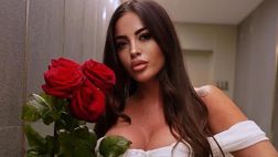 Floriana Messina posa sui social con un mazzo di rose rosse: “Dici paradiso quando…”