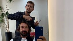 Pirlo pronto per il taglio netto? L’ex centrocampista dal parrucchiere chiede: “Tempo di…”