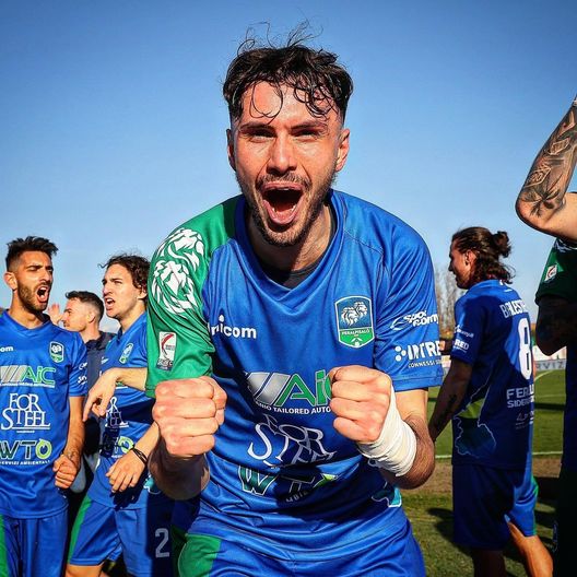 L'esultanza della FeralpiSalò, dopo la vittoria sul Vicenza Serie C, si torna in campo: ecco il programma della 32esima giornata- immagine 2