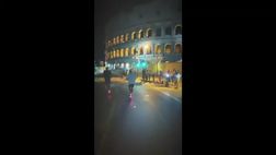 VIDEO / In monopattino al Colosseo: Villar saluta Roma così