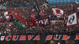 Milan-Napoli, continua la protesta: la Curva Sud si unisce al tifo azzurro