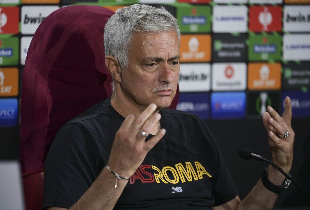 Roma, la conferenza stampa di Mourinho durante il Uefa Media Day – FOTO GALLERY - immagine 9