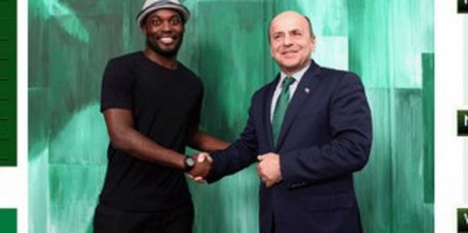 Michael Essien al Panathinaikos, fonte www.pao.gr Michael Essien al Panathinaikos, fonte www.pao.gr
