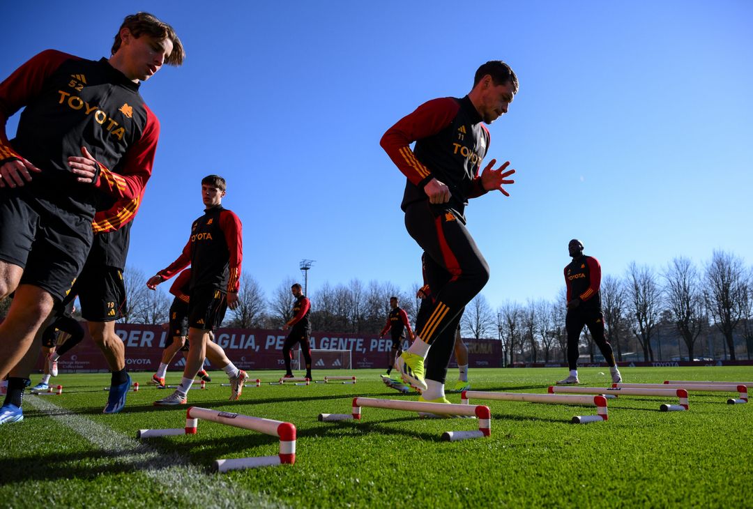 Roma, l’allenamento alla viglia del Milan. Non c’è Dybala – FOTOGALLERY - immagine 16