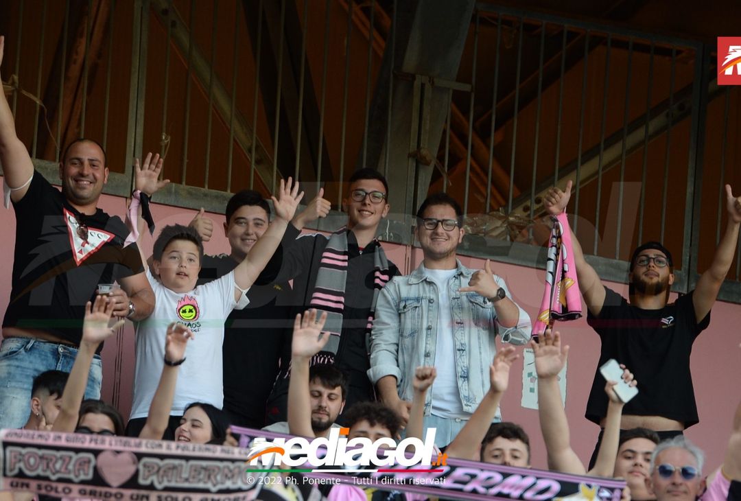 Fototifo, i tifosi allo stadio per Palermo-Virtus Entella 2-2 (gallery) - immagine 53