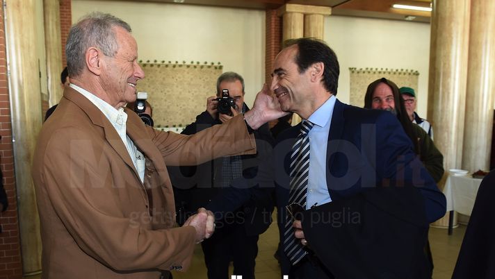 PALERMO, ITALY - DECEMBER 12: US Citta di Palermo owner Maurizio Zamparini and Sport Director Fabio Lupo visit at Missione Speranza e Carità on December 12, 2017 in Palermo, Italy.  (Photo by Tullio M. Puglia/Getty Images)  PALERMO, ITALY - DECEMBER 12: US Citta di Palermo owner Maurizio Zamparini and Sport Director Fabio Lupo visit at Missione Speranza e Carità on December 12, 2017 in Palermo, Italy.  (Photo by Tullio M. Puglia/Getty Images)