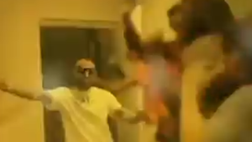 Notte scatenata per Vidal: balli e occhiali da sole (VIDEO)