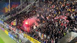 Cori sulla Serbia e Romania-Bosnia si trasforma in un derby: disordini sugli spalti