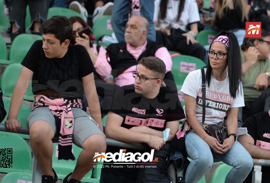 Fototifo, i tifosi allo stadio per Palermo-Virtus Entella 2-2 (gallery) - immagine 76