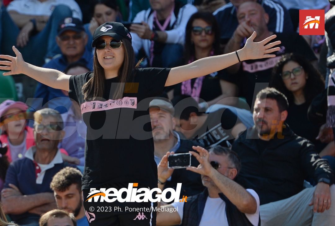 FOTOTIFO Palermo-Spal 2-1, gli scatti ai tifosi al “Renzo Barbera” (GALLERY) - immagine 60