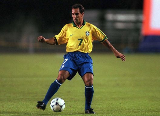 UNITED STATES - FEBRUARY 05: Nationalamnnschaft BRASILIEN Miami; EDMUNDO - EINZELAKTION -/(BRA) (Photo by Andreas Rentz/Bongarts/Getty Images) UNITED STATES - FEBRUARY 05: Nationalamnnschaft BRASILIEN Miami; EDMUNDO - EINZELAKTION -/(BRA) (Photo by Andreas Rentz/Bongarts/Getty Images)