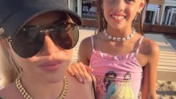 Wanda Nara, scatti della vacanza a Ibiza con bimbe e amiche