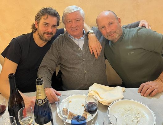 Il patron Renzo Lucchiari durante la cena di Natale Este, la tradizionale cena di Natale è ancora più dolce. E per chiudere al meglio…- immagine 2