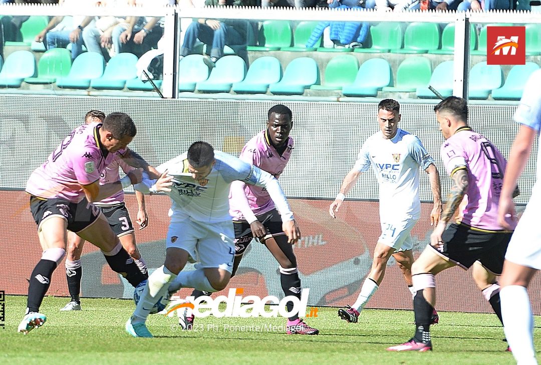 FOTO Palermo-Benevento 1-1, 34ª giornata di Serie B 2022-2023 (La Gallery) - immagine 43