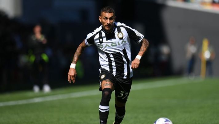 UDINE, ITALY - SEPTEMBER 18: Roberto Pereyra of Udinese Calcio in action during the Serie A match between Udinese Calcio and FC Internazionale at Dacia Arena on September 18, 2022 in Udine, Italy. (Photo by Alessandro Sabattini/Getty Images) Tucu Pereyra, il nuovo ruolo e l’ammissione di Sottil: “Ora è difficile spostarlo da lì” - immagine 1