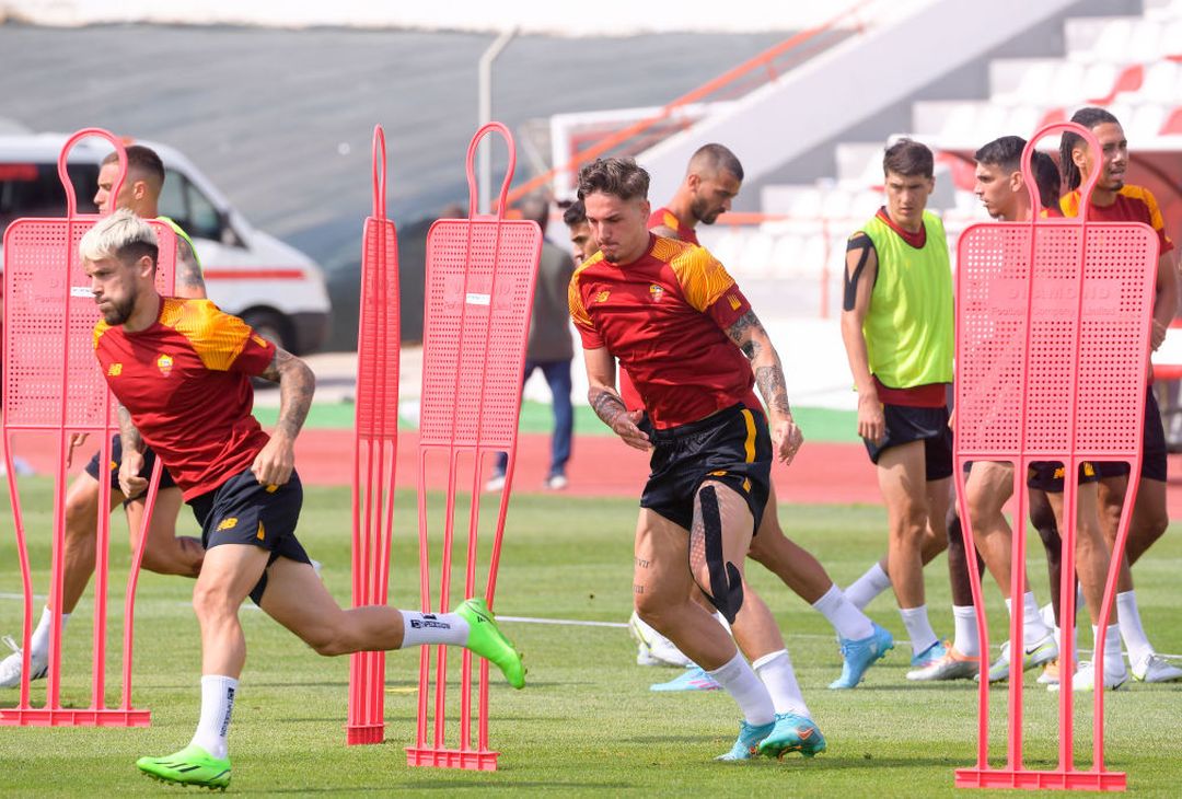 Roma in campo in Portogallo per l’allenamento mattutino – FOTO GALLERY - immagine 25