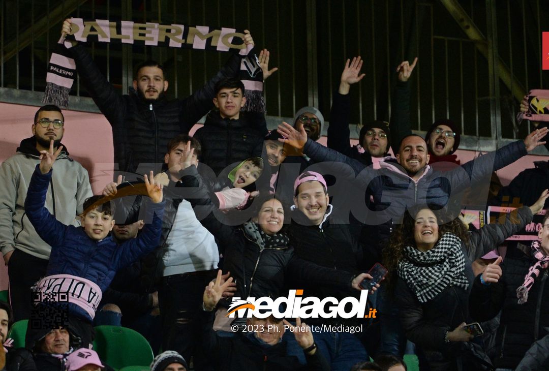FOTOTIFO Palermo-Modena 5-2, gli scatti ai tifosi al “Renzo Barbera” (Gallery) - immagine 53