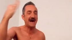 VIDEO / Isola, Ilary Blasi nel camerino. Spunta un terribile Savino: “Si può?”