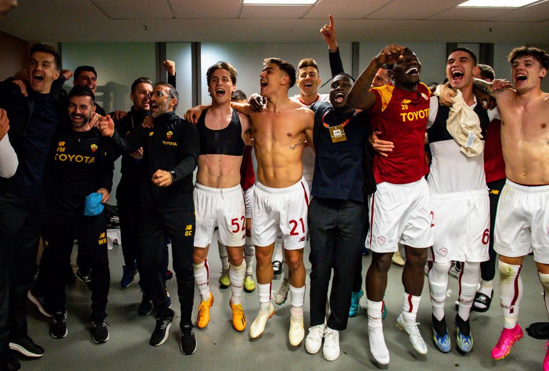 La Roma in finale di Europa League: che festa negli spogliatoi – FOTO GALLERY - immagine 37
