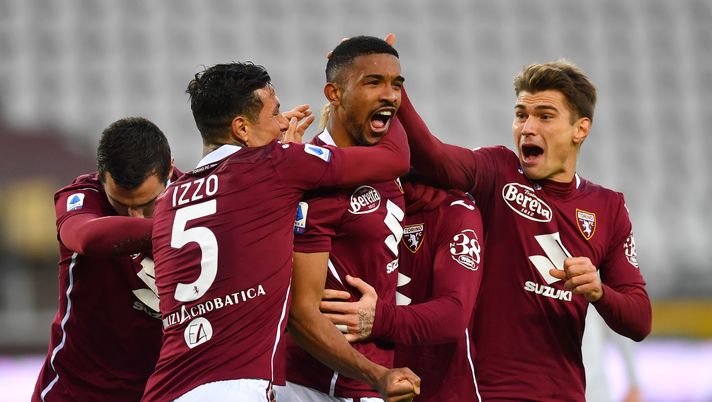 TURIN, ITALY - JANUARY 06: Gleison Bremer of Torino F.C. celebrates with his team after he scores their team's first goal during the Serie A match between Torino FC and Hellas Verona FC at Stadio Olimpico di Torino on January 06, 2021 in Turin, Italy. Sporting stadiums around Italy remain under strict restrictions due to the Coronavirus Pandemic as Government social distancing laws prohibit fans inside venues resulting in games being played behind closed doors. (Photo by Valerio Pennicino/Getty Images) TURIN, ITALY - JANUARY 06: Gleison Bremer of Torino F.C. celebrates with his team after he scores their team's first goal during the Serie A match between Torino FC and Hellas Verona FC at Stadio Olimpico di Torino on January 06, 2021 in Turin, Italy. Sporting stadiums around Italy remain under strict restrictions due to the Coronavirus Pandemic as Government social distancing laws prohibit fans inside venues resulting in games being played behind closed doors. (Photo by Valerio Pennicino/Getty Images)