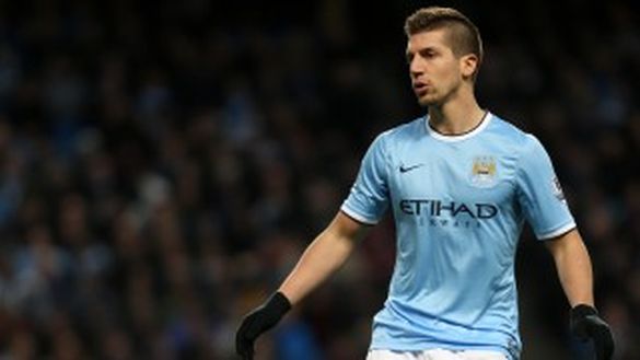 Il 21enne serbo ex Fiorentina Matija Nastasic una delle probabili alternative in caso di partenza di Rami (fonte foto: www.giallorossi.net) Il 21enne serbo ex Fiorentina Matija Nastasic una delle probabili alternative in caso di partenza di Rami (fonte foto: www.giallorossi.net)