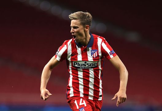 MADRID, SPAIN - OCTOBER 27: Marcos Llorente of Atletico de Madrid celebrates after he scores his team's first goal during the UEFA Champions League Group A stage match between Atletico Madrid and RB Salzburg at Estadio Wanda Metropolitano on October 27, 2020 in Madrid, Spain. Football Stadiums around Europe remain empty due to the Coronavirus Pandemic as Government social distancing laws prohibit fans inside venues resulting in fixtures being played behind closed doors. (Photo by Angel Martinez/Getty Images) MADRID, SPAIN - OCTOBER 27: Marcos Llorente of Atletico de Madrid celebrates after he scores his team's first goal during the UEFA Champions League Group A stage match between Atletico Madrid and RB Salzburg at Estadio Wanda Metropolitano on October 27, 2020 in Madrid, Spain. Football Stadiums around Europe remain empty due to the Coronavirus Pandemic as Government social distancing laws prohibit fans inside venues resulting in fixtures being played behind closed doors. (Photo by Angel Martinez/Getty Images)