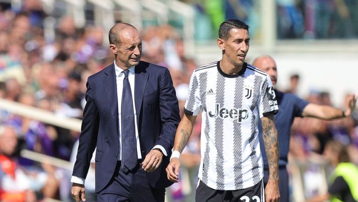 FLORENCE, ITALY - SEPTEMBER 03: Massimiliano Allegri manager of Juventus nd Ángel Fabián Di María Hernández of Juventus during the Serie A match between ACF Fiorentina and Juventus at Stadio Artemio Franchi on September 3, 2022 in Florence, Italy. (Photo by Gabriele Maltinti/Getty Images) Allegri: “Perché è uscito Di Maria, è da valutare! Paredes cotto, su Vlahovic che non è entrato…” - immagine 1