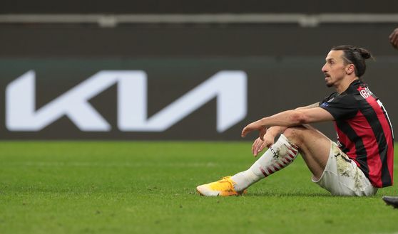 MILAN, ITALY - MARCH 18: Zlatan Ibrahimovic of AC Milan looks dejected during the UEFA Europa League Round of 16 Second Leg match between AC Milan and Manchester United at San Siro on March 18, 2021 in Milan, Italy. Sporting stadiums around Europe remain under strict restrictions due to the Coronavirus Pandemic as Government social distancing laws prohibit fans inside venues resulting in games being played behind closed doors. (Photo by Emilio Andreoli/Getty Images) MILAN, ITALY - MARCH 18: Zlatan Ibrahimovic of AC Milan looks dejected during the UEFA Europa League Round of 16 Second Leg match between AC Milan and Manchester United at San Siro on March 18, 2021 in Milan, Italy. Sporting stadiums around Europe remain under strict restrictions due to the Coronavirus Pandemic as Government social distancing laws prohibit fans inside venues resulting in games being played behind closed doors. (Photo by Emilio Andreoli/Getty Images)