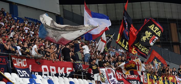  REGGIO NELL'EMILIA, ITALY - AUGUST 20: Fans of Genoa CFC during the Serie A match between US Sassuolo and Genoa CFC at Mapei Stadium - Citta' del Tricolore on August 20, 2017 in Reggio nell'Emilia, Italy. (Photo by Giuseppe Bellini/Getty Images) 