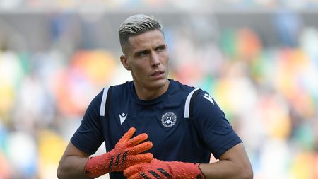 UDINE, ITALY - AUGUST 27: Marco Silvestri of Udinese Calcio looks on during the Serie A match between Udinese Calcio and Venezia FC at Dacia Arena on August 27, 2021 in Udine, . (Photo by Alessandro Sabattini/Getty Images) UDINE, ITALY - AUGUST 27: Marco Silvestri of Udinese Calcio looks on during the Serie A match between Udinese Calcio and Venezia FC at Dacia Arena on August 27, 2021 in Udine, . (Photo by Alessandro Sabattini/Getty Images)