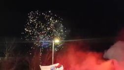 In centinaia ieri sera a Casteldebole: cori e fumogeni per la squadra