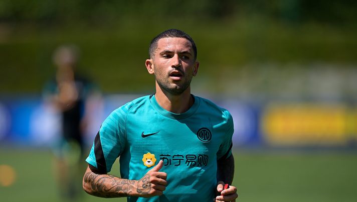 COMO, ITALY - JULY 19: Stefano Sensi of FC Internazionale in action during the FC Internazionale training session at the club's training ground Suning Training Center at Appiano Gentile on July 19, 2021 in Como, Italy. (Photo by Mattia Ozbot/Inter via Getty Images) 