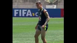 VIDEO / Il Brasile come l’Inter: scherzo con uova e farina per fare gli auguri a Coutinho