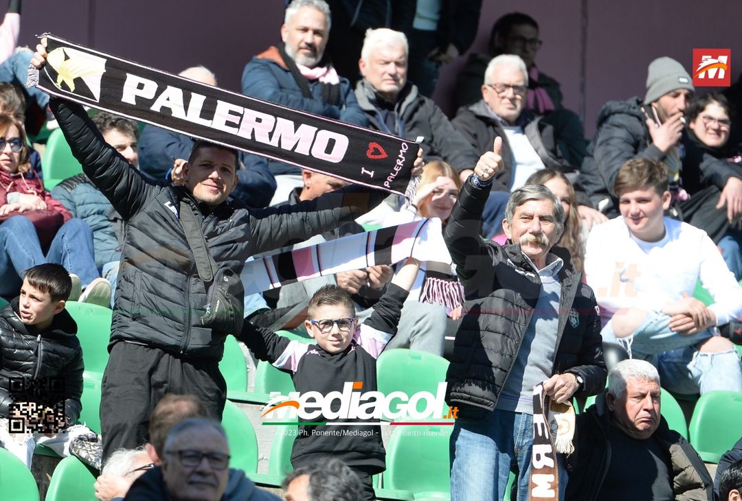 FOTOTIFO Palermo-Frosinone 1-1, i tifosi allo Stadio “Renzo Barbera” (Gallery) - immagine 44