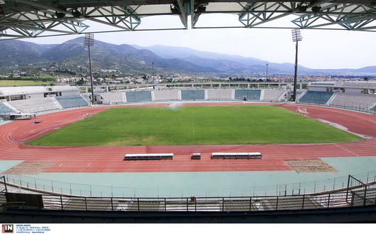 Lo stadio di Volos ospita la finale-derby di coppa di Grecia fra Olympiacos e AEK Atene Lo stadio di Volos ospita la finale-derby di coppa di Grecia fra Olympiacos e AEK Atene