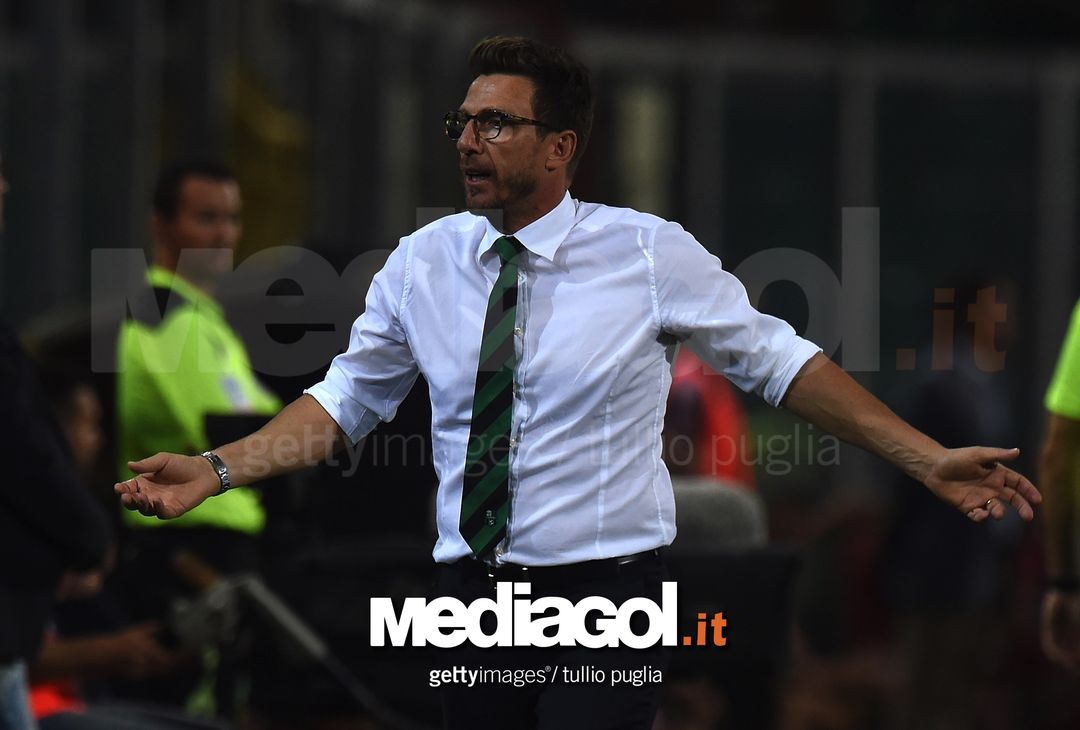  PALERMO, ITALY - AUGUST 21:  Head Coach Eusebio Di Francesco of Sassuolo gestures during the Serie A match between US Citta di Palermo and US Sassuolo at Stadio Renzo Barbera on August 21, 2016 in Palermo, Italy.  (Photo by Tullio M. Puglia/Getty Images)  