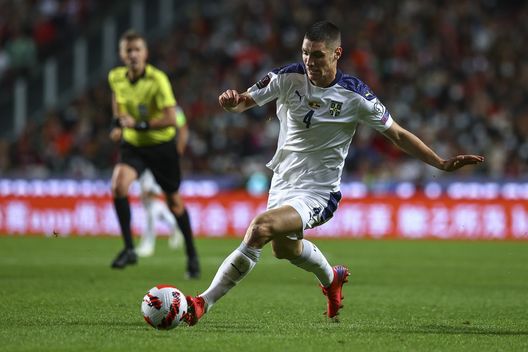 LISBON, PORTUGAL - NOVEMBER 14: Nikola Milenkovic of Serbia during the 2022 FIFA World Cup Qualifier match between Portugal and Serbia at Estadio Jose Alvalade on November 14, 2021 in Lisbon, Lisboa. (Photo by Carlos Rodrigues/Getty Images) Vacanze? No grazie. Nazionali, mezza Fiorentina ne avrà per qualche settimana- immagine 2