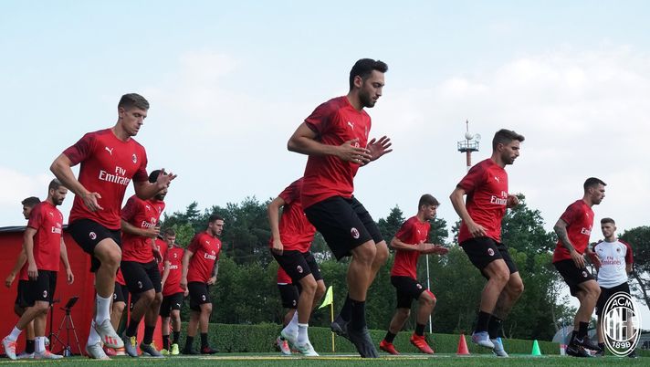 L'allenamento del Milan a Milanello, @acmilan 