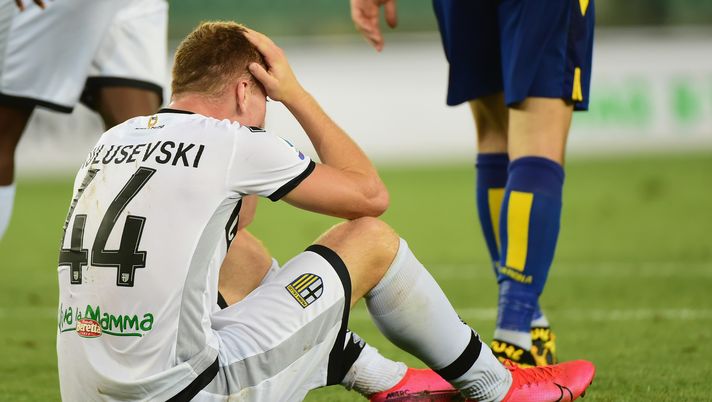 VERONA, ITALY - JULY 01: Dejan Kulusevski of Parma Calcio disappointed during the Serie A match between Hellas Verona and Parma Calcio at Stadio Marcantonio Bentegodi on July 1, 2020 in Verona, Italy. (Photo by Pier Marco Tacca/Getty Images) VERONA, ITALY - JULY 01: Dejan Kulusevski of Parma Calcio disappointed during the Serie A match between Hellas Verona and Parma Calcio at Stadio Marcantonio Bentegodi on July 1, 2020 in Verona, Italy. (Photo by Pier Marco Tacca/Getty Images)