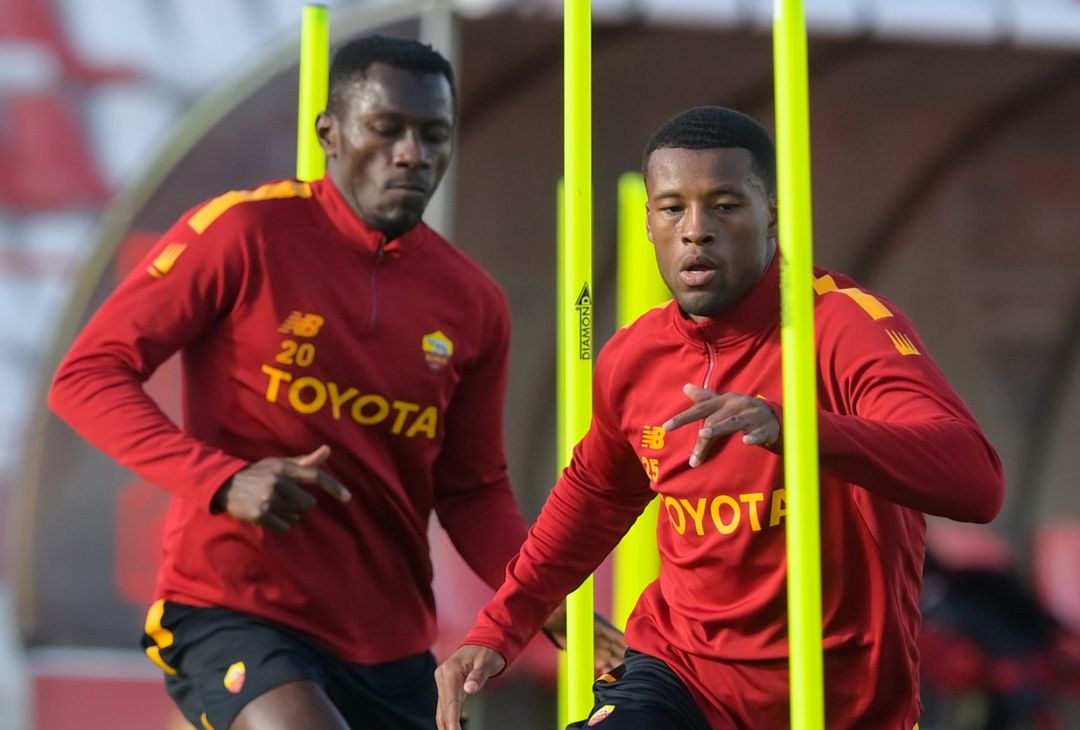 Roma, c’è Wijnaldum in gruppo. E torna anche Rui Patricio – FOTO GALLERY - immagine 74